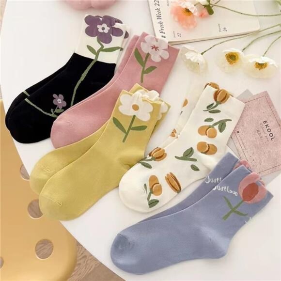 4/5 pairs Women Cute Floral Patterned Casual Cotton Crew Socks Novelty Colorful - Picture 7 of 8